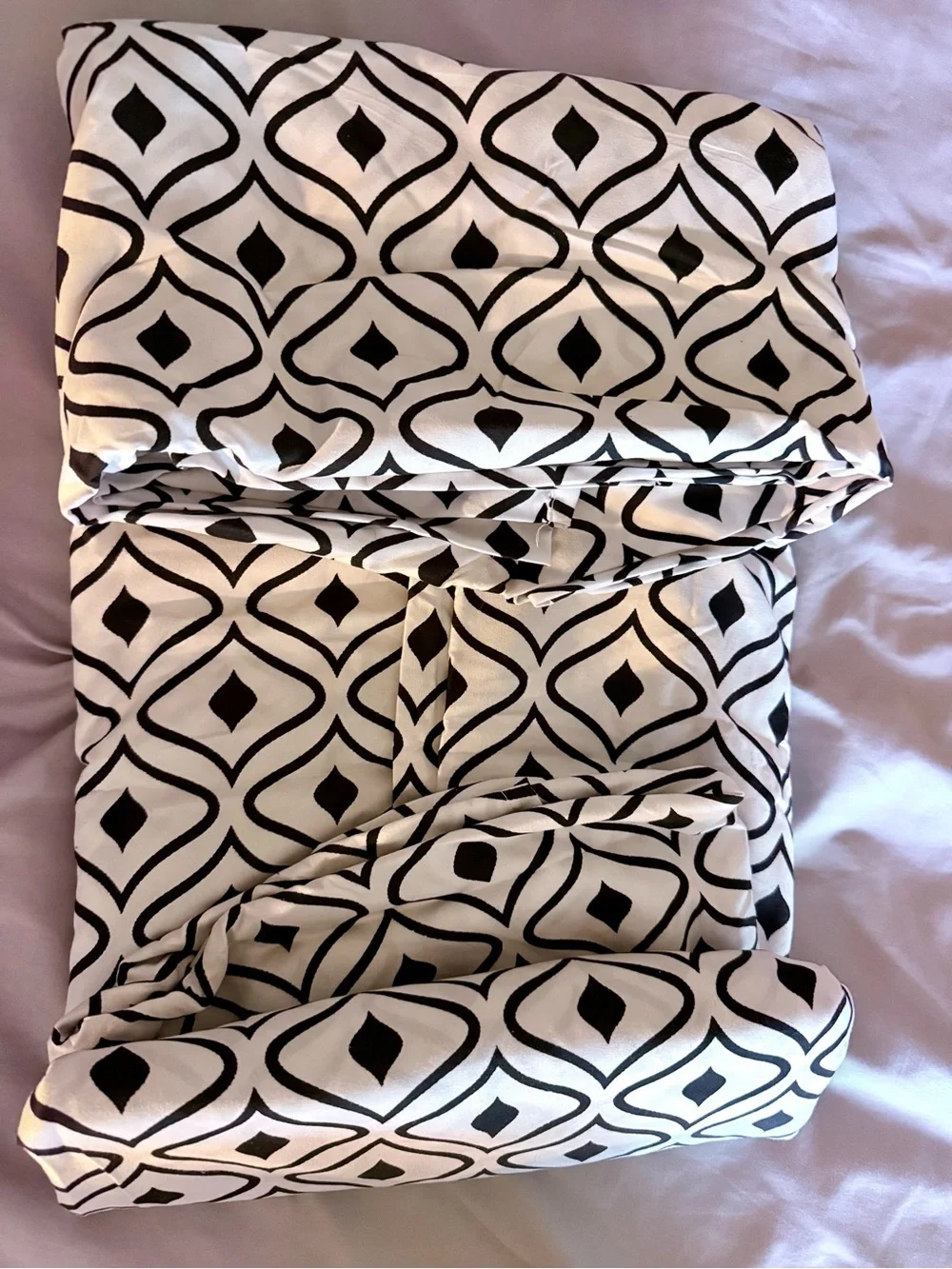 Black Trellis Pattern Sheet Set